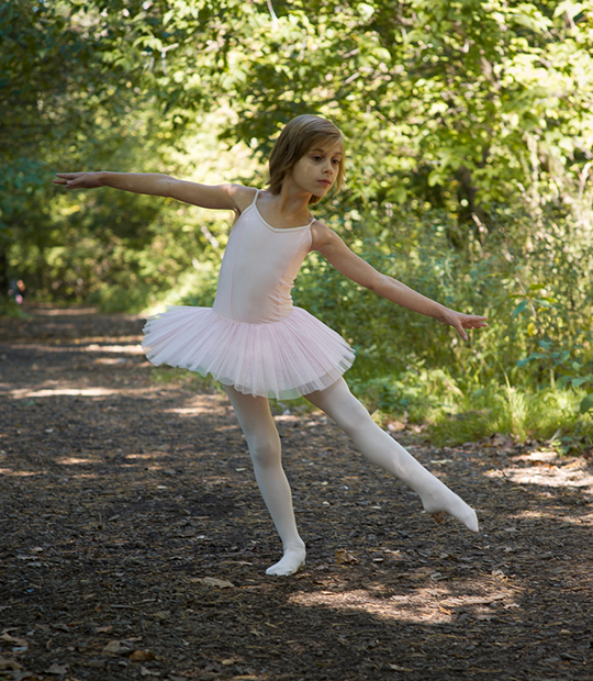 балерина девочка фото в парке семейное фото